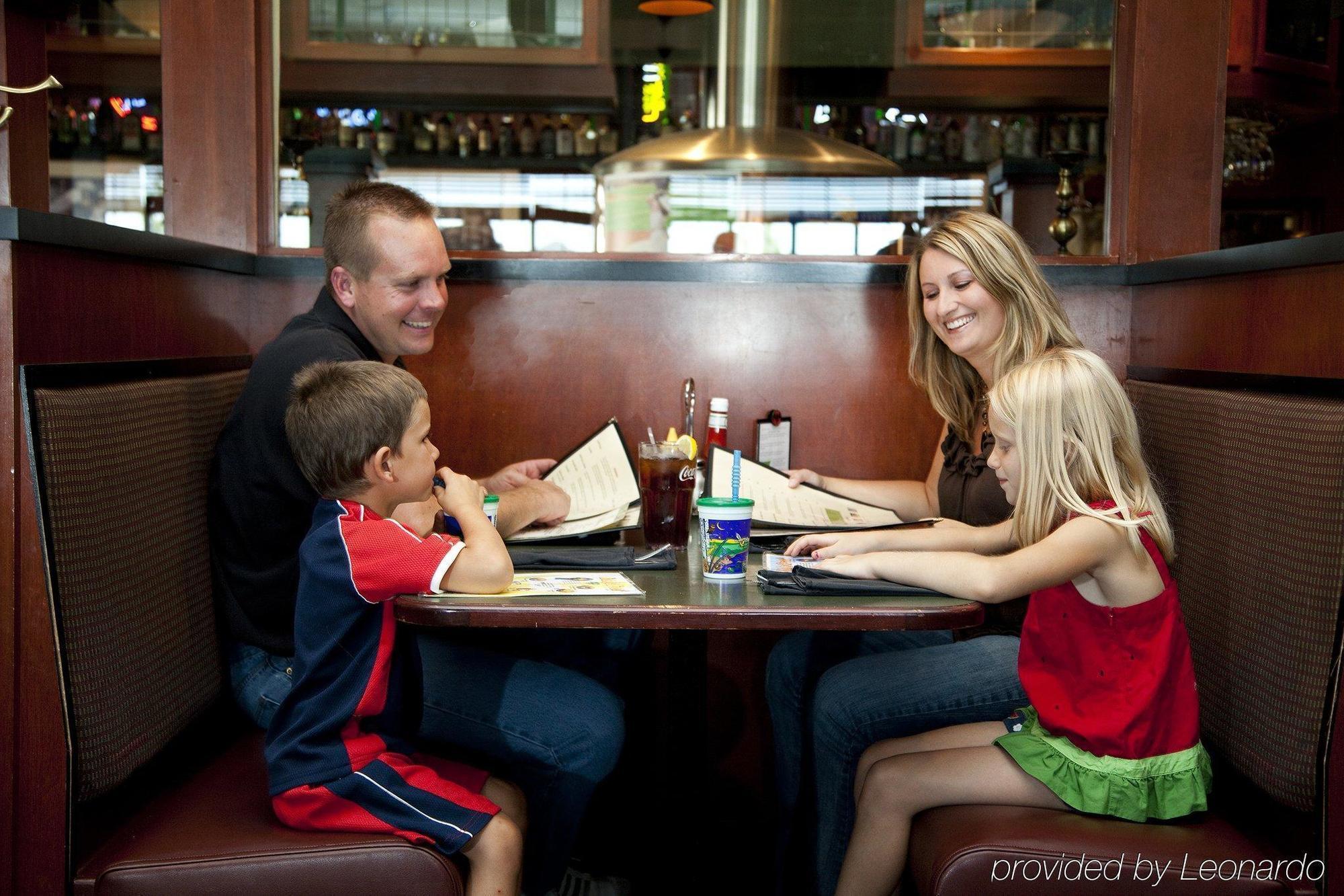 Holiday Inn Hotel & Suites Owatonna Restaurace fotografie