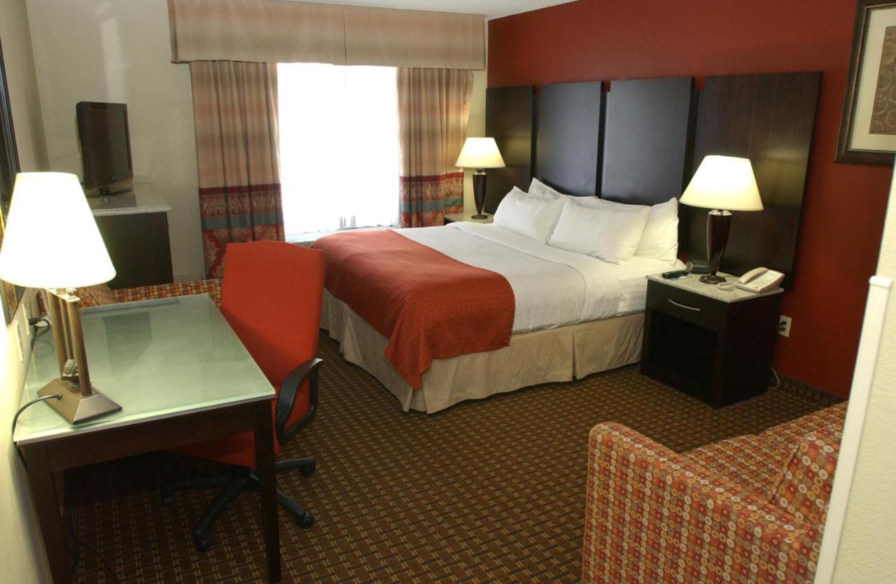 Holiday Inn Hotel & Suites Owatonna Pokoj fotografie