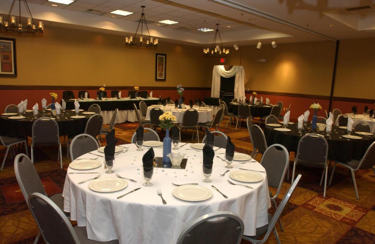 Holiday Inn Hotel & Suites Owatonna Exteriér fotografie